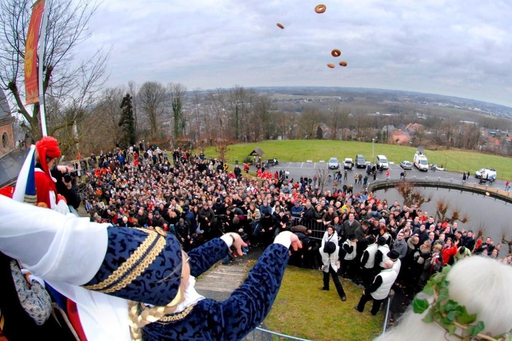 This image has an empty alt attribute; its file name is krakelingen-werpen.jpg