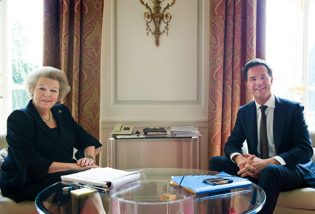 Electrospaces.net: Dutch queen Beatrix' phone